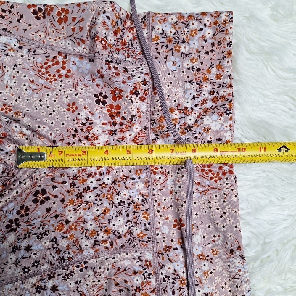 GapFit High Rise Blackout Full Length Leggings in Purple Lavender Floral - Picture 7 of 14